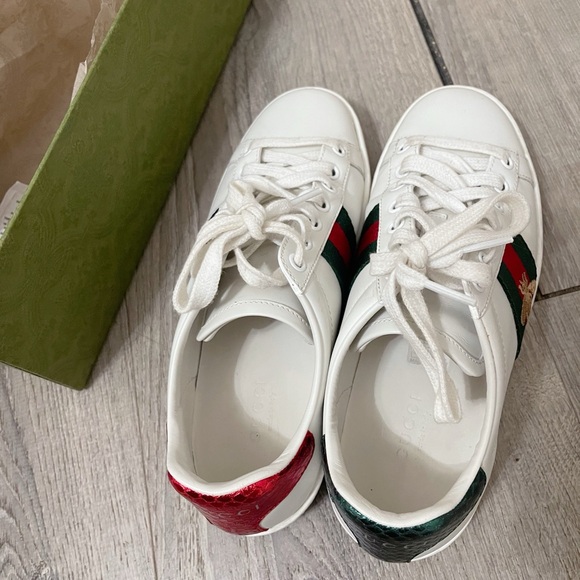 AUTHENTIC WOMEN'S GUCCI ACE SNEAKER WITH BEE - Picture 5 of 8